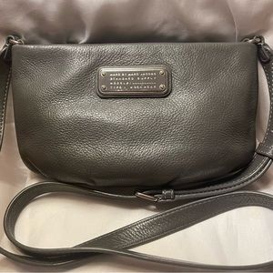 ★ Marc Jacobs Gray Leather Crossbody Bag